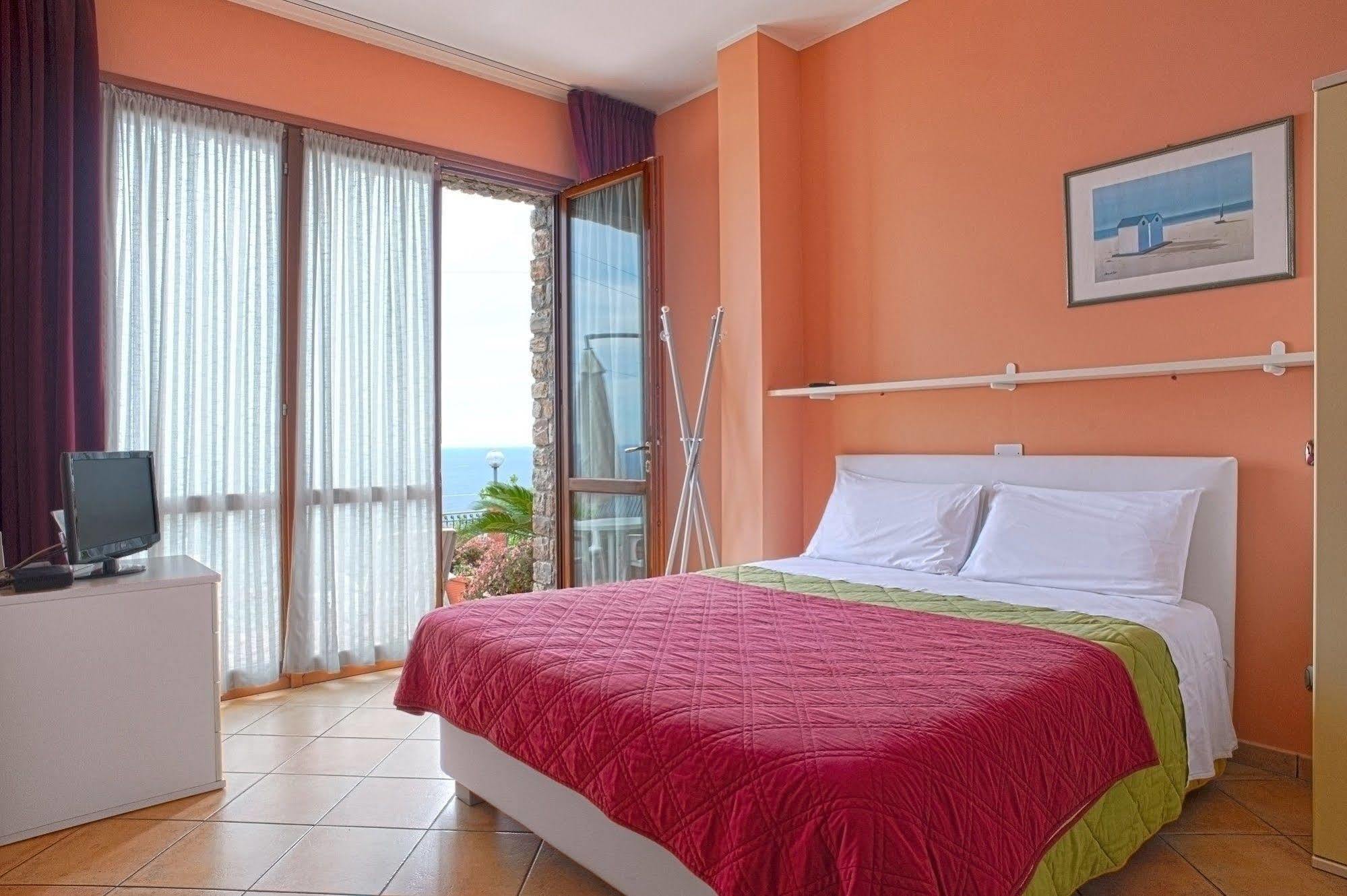 Le Terrazze Appartamenti Vacanze Sanremo Exterior photo